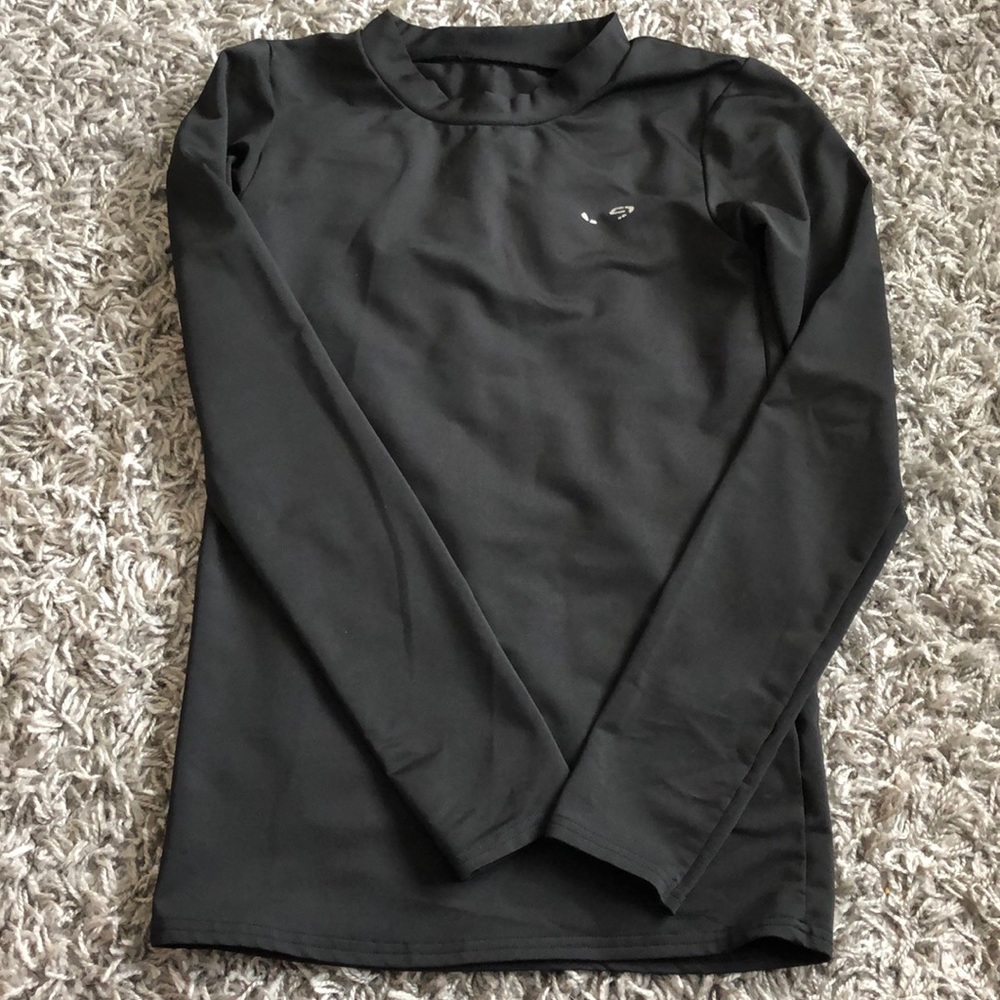 Athletic moisture wicking shirt